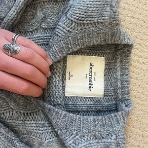 Abercrombie & fitch grey cable sweater